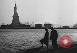 Standbild United States Coast Guards Frauen Reserve United States USA, 1943, aus Sekunde 15 historischem Filmmaterial Videoclip 65675076582