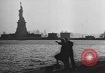 Standbild United States Coast Guards Frauen Reserve United States USA, 1943, aus Sekunde 20 historischem Filmmaterial Videoclip 65675076582