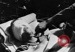Immagine di Donna Esercito unità mediche United States USA, 1944, secondo 26 filmato di repertorio 65675076584