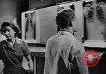 Immagine di Donna Esercito unità mediche United States USA, 1944, secondo 59 filmato di repertorio 65675076584