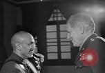 Standbild USA Offiziere China, 1944, aus Sekunde 37 historischem Filmmaterial Videoclip 65675076585