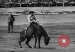 Standbild Rodeo Sydney Australien, 1944, aus Sekunde 49 historischem Filmmaterial Videoclip 65675076593