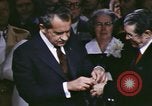 Standbild Grand Ole Opry Nashville Tennessee USA, 1974, aus Sekunde 29 historischem Filmmaterial Videoclip 65675076602