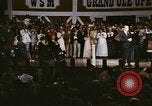 Standbild Grand Ole Opry House Nashville Tennessee USA, 1974, aus Sekunde 7 historischem Filmmaterial Videoclip 65675076607