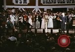 Standbild Grand Ole Opry House Nashville Tennessee USA, 1974, aus Sekunde 11 historischem Filmmaterial Videoclip 65675076607