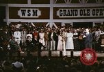 Standbild Grand Ole Opry House Nashville Tennessee USA, 1974, aus Sekunde 16 historischem Filmmaterial Videoclip 65675076607