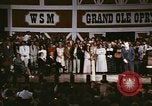 Standbild Grand Ole Opry House Nashville Tennessee USA, 1974, aus Sekunde 21 historischem Filmmaterial Videoclip 65675076607