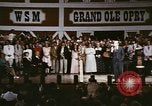 Standbild Grand Ole Opry House Nashville Tennessee USA, 1974, aus Sekunde 24 historischem Filmmaterial Videoclip 65675076607