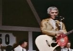 Standbild Grand Ole Opry House Nashville Tennessee USA, 1974, aus Sekunde 28 historischem Filmmaterial Videoclip 65675076611