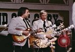 Standbild Grand Ole Opry House Nashville Tennessee USA, 1974, aus Sekunde 47 historischem Filmmaterial Videoclip 65675076611