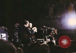 Image Président et Mme Nixon assister à l'ouverture du Grand Ole Opry House Nashville Tennessee USA, 1974, de la seconde 8 séquences d'archives historiques vidéo 65675076612