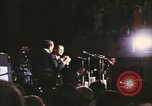 Image Président et Mme Nixon assister à l'ouverture du Grand Ole Opry House Nashville Tennessee USA, 1974, de la seconde 9 séquences d'archives historiques vidéo 65675076612