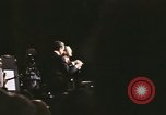 Image Président et Mme Nixon assister à l'ouverture du Grand Ole Opry House Nashville Tennessee USA, 1974, de la seconde 11 séquences d'archives historiques vidéo 65675076612