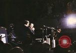 Image Président et Mme Nixon assister à l'ouverture du Grand Ole Opry House Nashville Tennessee USA, 1974, de la seconde 19 séquences d'archives historiques vidéo 65675076612