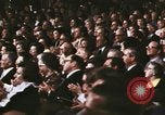 Image Président et Mme Nixon assister à l'ouverture du Grand Ole Opry House Nashville Tennessee USA, 1974, de la seconde 37 séquences d'archives historiques vidéo 65675076612
