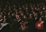 Image Président et Mme Nixon assister à l'ouverture du Grand Ole Opry House Nashville Tennessee USA, 1974, de la seconde 40 séquences d'archives historiques vidéo 65675076612