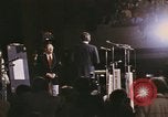 Image Président et Mme Nixon assister à l'ouverture du Grand Ole Opry House Nashville Tennessee USA, 1974, de la seconde 46 séquences d'archives historiques vidéo 65675076612