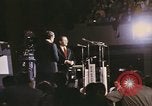 Image Président et Mme Nixon assister à l'ouverture du Grand Ole Opry House Nashville Tennessee USA, 1974, de la seconde 50 séquences d'archives historiques vidéo 65675076612