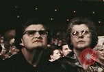 Immagine di Grand Ole Opry House Nashville Tennessee USA, 1974, secondo 62 filmato di repertorio 65675076614