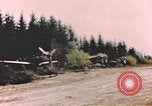 Standbild Deutsche Luftwaffe flugzeuge auf die erfassten Landebahn Deutschland, 1945, aus Sekunde 27 historischem Filmmaterial Videoclip 65675076629