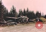 Standbild Deutsche Luftwaffe flugzeuge auf die erfassten Landebahn Deutschland, 1945, aus Sekunde 37 historischem Filmmaterial Videoclip 65675076629