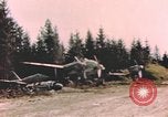 Standbild Deutsche Luftwaffe flugzeuge auf die erfassten Landebahn Deutschland, 1945, aus Sekunde 41 historischem Filmmaterial Videoclip 65675076629