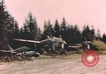 Standbild Deutsche Luftwaffe flugzeuge auf die erfassten Landebahn Deutschland, 1945, aus Sekunde 42 historischem Filmmaterial Videoclip 65675076629