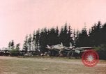 Standbild Deutsche Luftwaffe flugzeuge auf die erfassten Landebahn Deutschland, 1945, aus Sekunde 54 historischem Filmmaterial Videoclip 65675076629