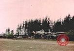 Standbild Deutsche Luftwaffe flugzeuge auf die erfassten Landebahn Deutschland, 1945, aus Sekunde 60 historischem Filmmaterial Videoclip 65675076629