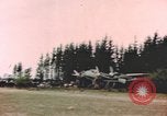 Standbild Deutsche Luftwaffe flugzeuge auf die erfassten Landebahn Deutschland, 1945, aus Sekunde 61 historischem Filmmaterial Videoclip 65675076629