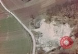 Standbild strafing von Zielen Deutschland, 1945, aus Sekunde 23 historischem Filmmaterial Videoclip 65675076635