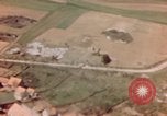 Standbild strafing von Zielen Deutschland, 1945, aus Sekunde 27 historischem Filmmaterial Videoclip 65675076635