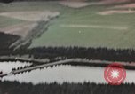 Standbild strafing von target Deutschland, 1945, aus Sekunde 10 historischem Filmmaterial Videoclip 65675076636