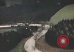 Standbild strafing von target Deutschland, 1945, aus Sekunde 14 historischem Filmmaterial Videoclip 65675076636