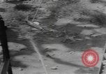 Standbild American Gunners Guadalcanal Salomonen, 1943, aus Sekunde 24 historischem Filmmaterial Videoclip 65675076650