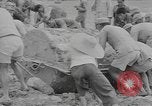 Standbild chinesische Arbeitskräfte China, 1943, aus Sekunde 18 historischem Filmmaterial Videoclip 65675076651