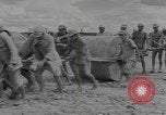 Standbild chinesische Arbeitskräfte China, 1943, aus Sekunde 39 historischem Filmmaterial Videoclip 65675076651