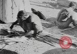 Standbild Bambus Container Birma, 1943, aus Sekunde 22 historischem Filmmaterial Videoclip 65675076652