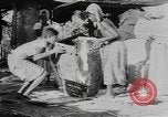 Standbild Bambus Container Birma, 1943, aus Sekunde 28 historischem Filmmaterial Videoclip 65675076652