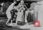 Standbild Bambus Container Birma, 1943, aus Sekunde 29 historischem Filmmaterial Videoclip 65675076652