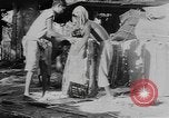 Standbild Bambus Container Birma, 1943, aus Sekunde 30 historischem Filmmaterial Videoclip 65675076652