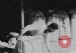 Standbild Bambus Container Birma, 1943, aus Sekunde 49 historischem Filmmaterial Videoclip 65675076652