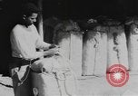 Standbild Bambus Container Birma, 1943, aus Sekunde 53 historischem Filmmaterial Videoclip 65675076652