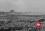 Standbild Bambus Container Birma, 1943, aus Sekunde 61 historischem Filmmaterial Videoclip 65675076652