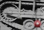 Standbild tug Fahrzeug Indien, 1943, aus Sekunde 15 historischem Filmmaterial Videoclip 65675076653