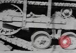 Standbild tug Fahrzeug Indien, 1943, aus Sekunde 16 historischem Filmmaterial Videoclip 65675076653