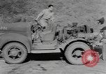 Standbild tug Fahrzeug Indien, 1943, aus Sekunde 30 historischem Filmmaterial Videoclip 65675076653