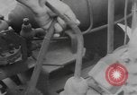 Standbild tug Fahrzeug Indien, 1943, aus Sekunde 56 historischem Filmmaterial Videoclip 65675076653