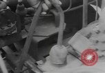 Standbild tug Fahrzeug Indien, 1943, aus Sekunde 57 historischem Filmmaterial Videoclip 65675076653