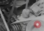Standbild tug Fahrzeug Indien, 1943, aus Sekunde 59 historischem Filmmaterial Videoclip 65675076653